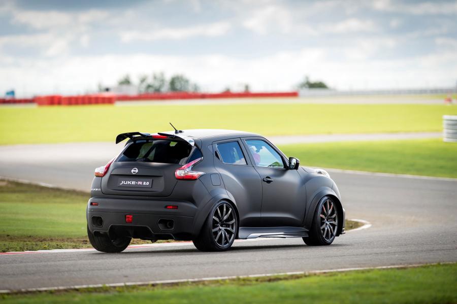  Nissan Juke-R 2.0 Concept 2015 года  (фото 19 из 41)